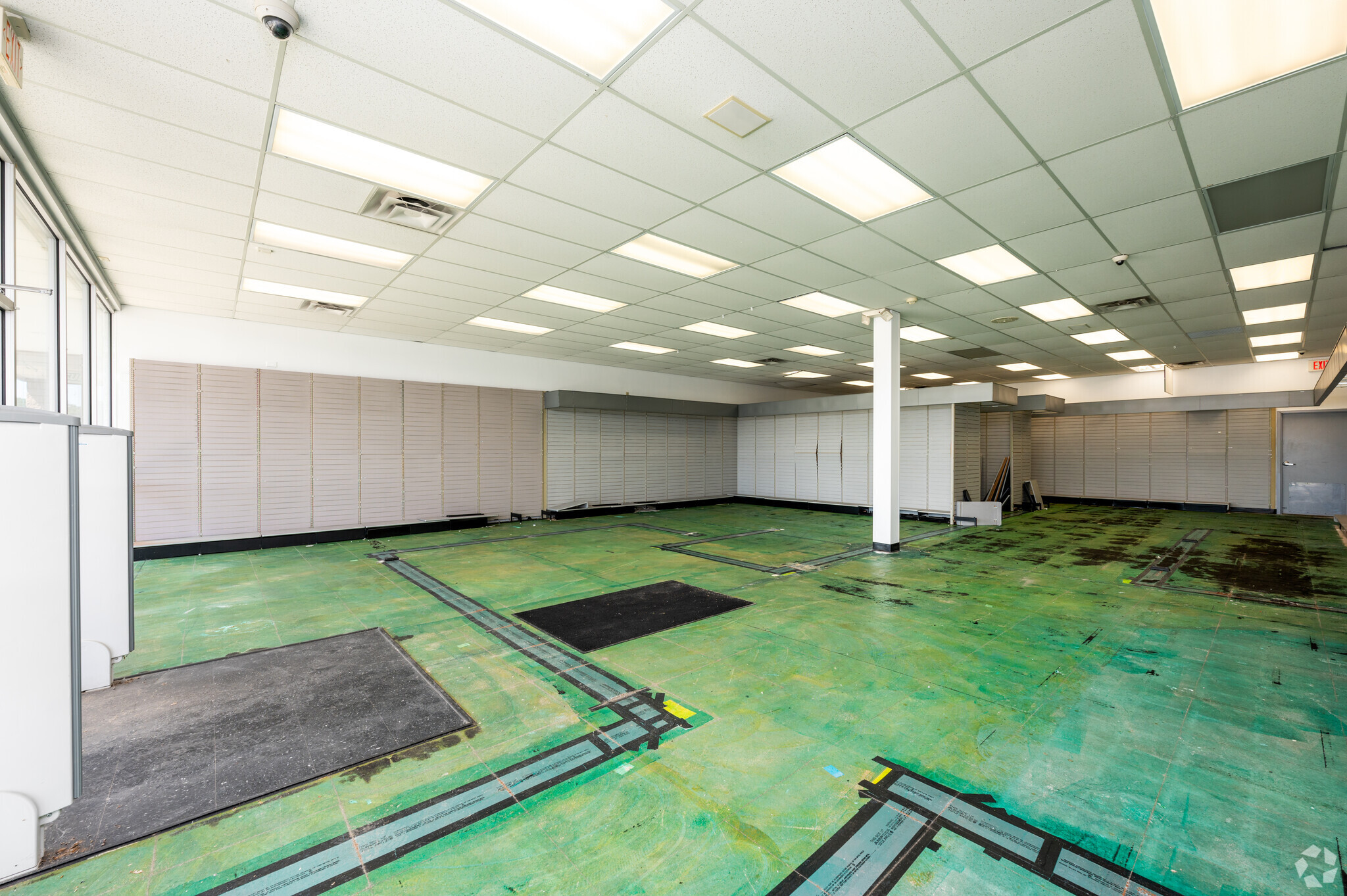 1200-1252 N Nappanee St, Elkhart, IN for lease Interior Photo- Image 1 of 2