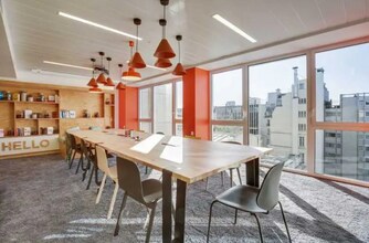 Coworking Space in Paris for lease Interior Photo- Image 2 of 2