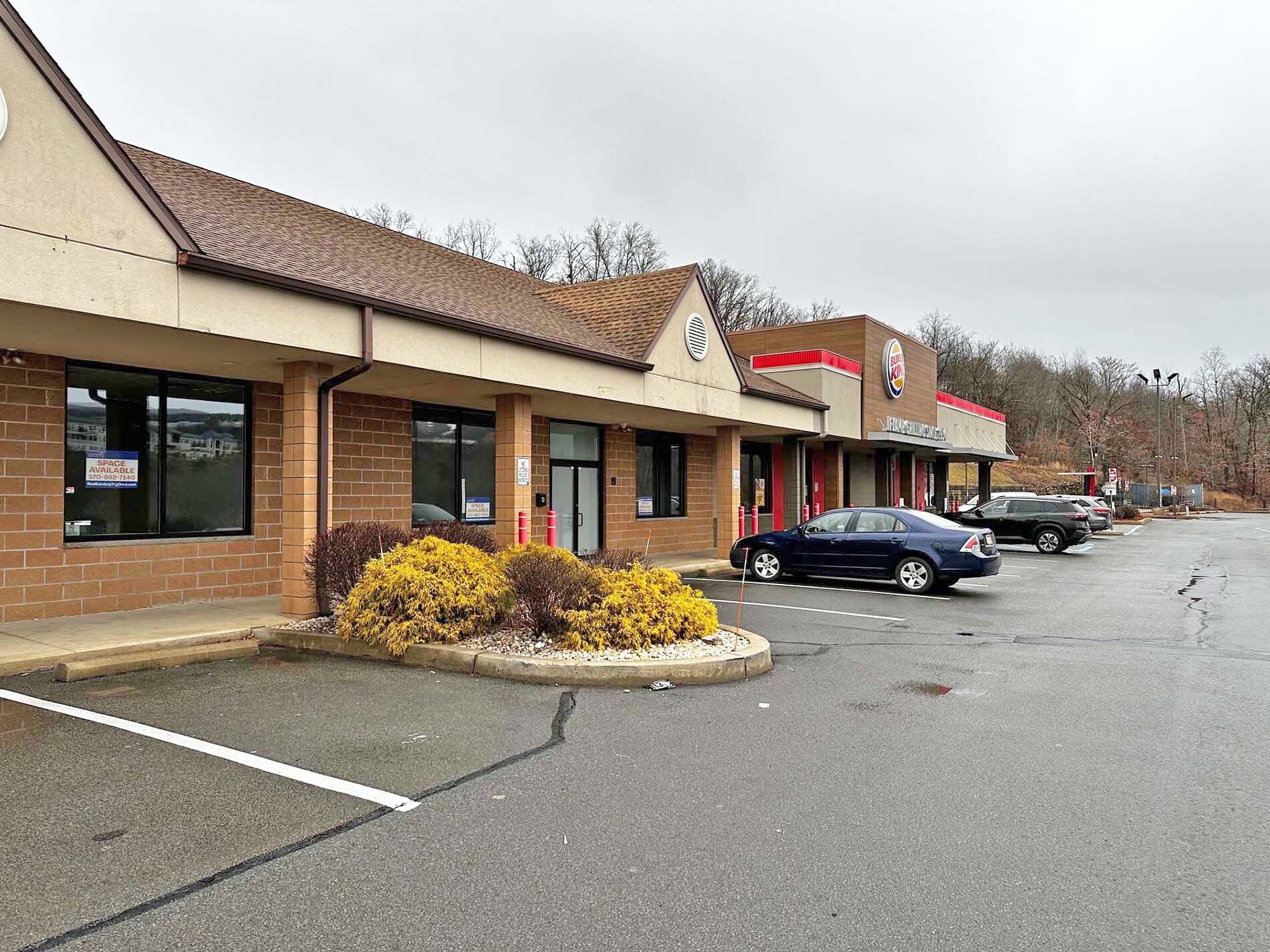 3 Montage Mountain Rd, Moosic, PA for lease Building Photo- Image 1 of 2