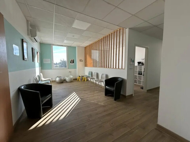Office in Moulins-lès-Metz for sale - Interior Photo - Image 2 of 12