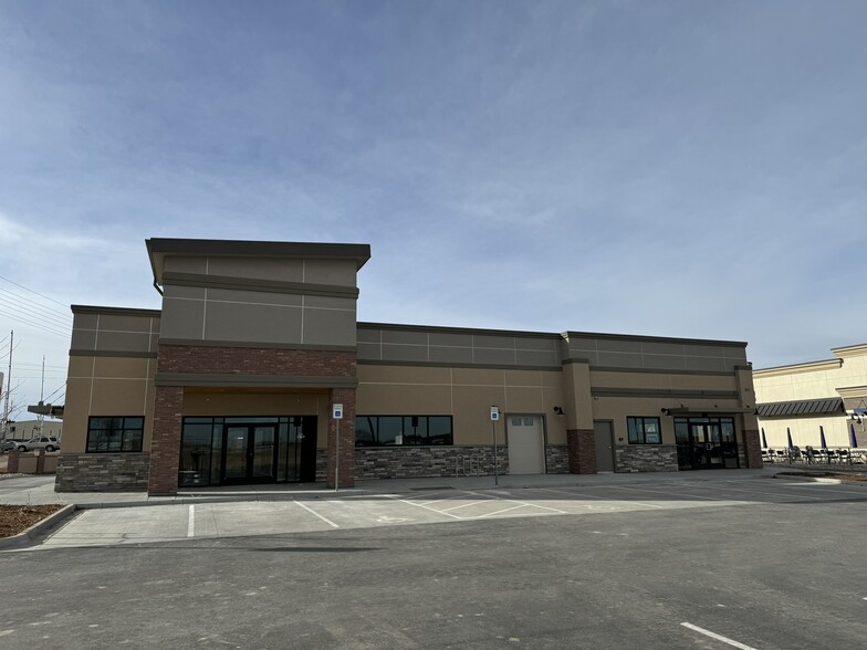 401 Pointe Plaza Dr, Windsor, CO for lease - Building Photo - Image 2 of 5