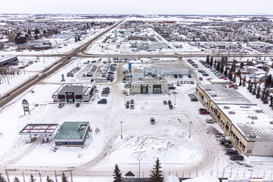 2602 50 Av, Lloydminster, AB for sale - Building Photo - Image 3 of 63