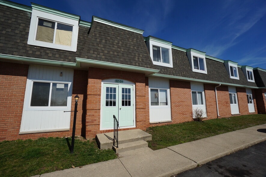 2505 E 10th St, Anderson, IN for sale - Building Photo - Image 1 of 10