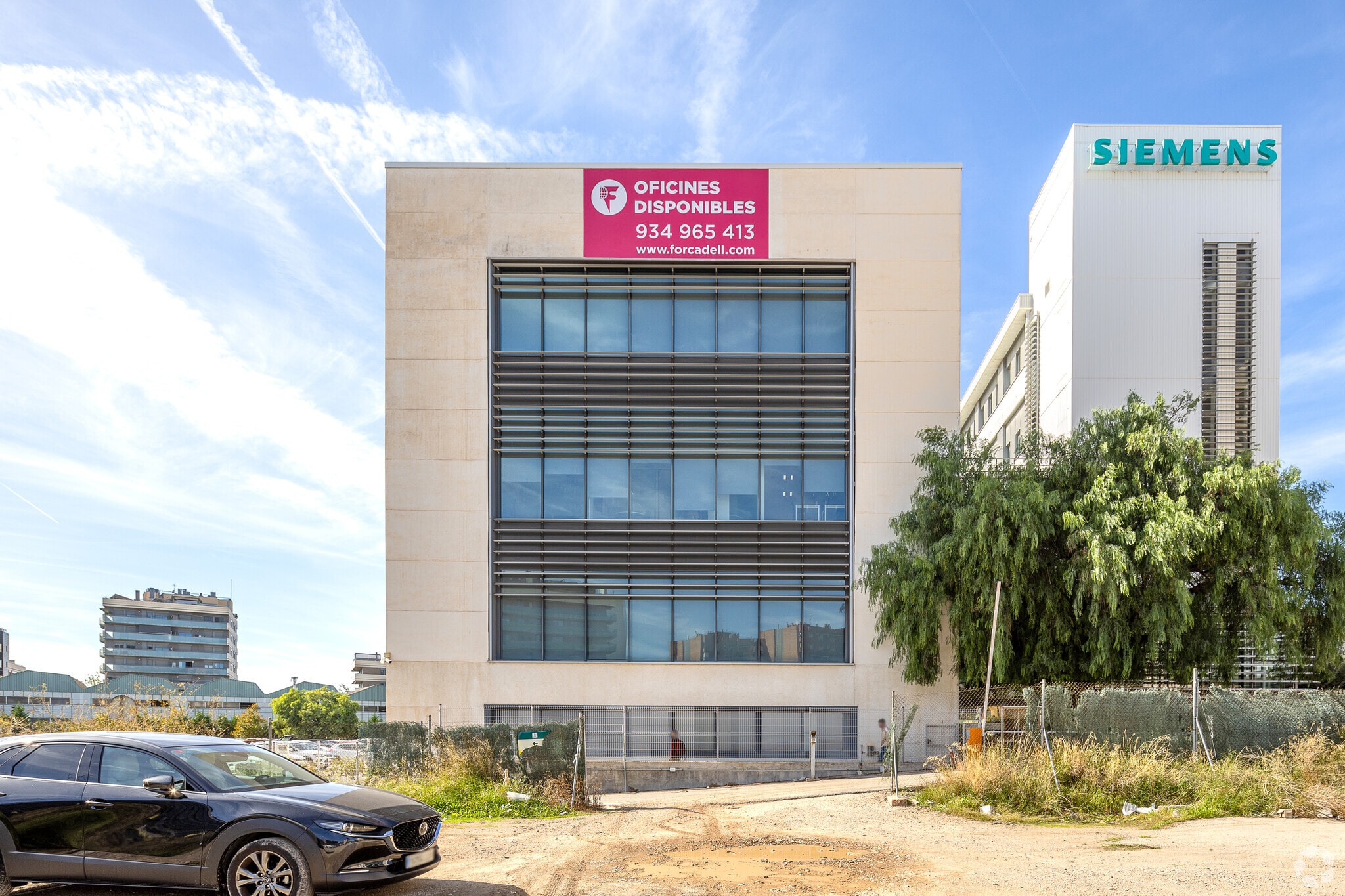 Carrer de Lluís Muntadas, 5, Cornellà de Llobregat, Barcelona for lease Primary Photo- Image 1 of 4