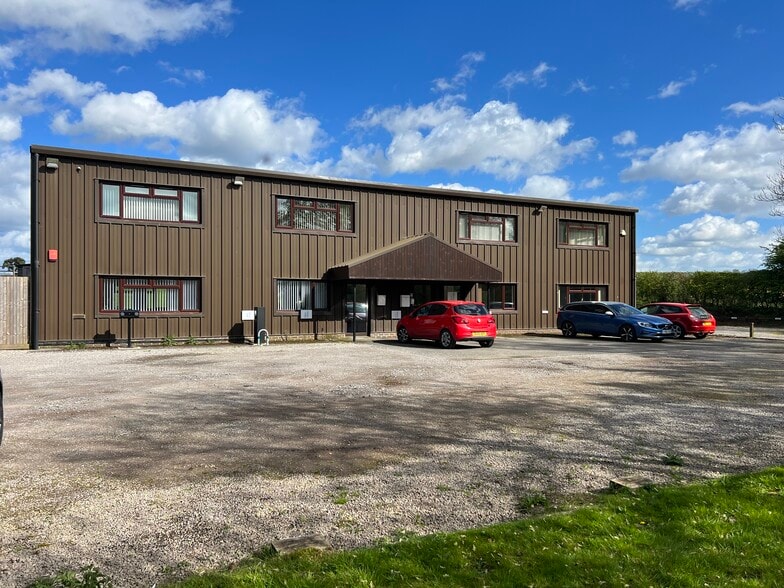 Cuckfield Rd, Haywards Heath for lease - Building Photo - Image 2 of 5