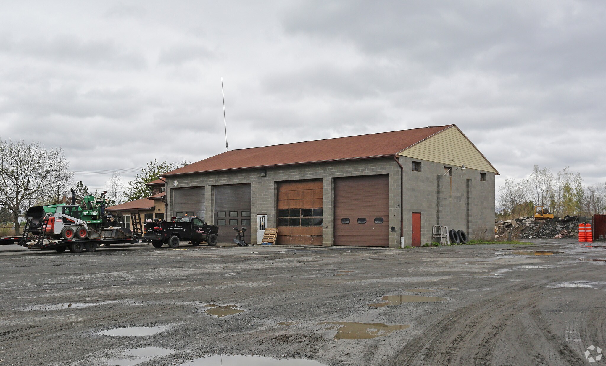 1 Runway Ave, Latham, NY for sale Primary Photo- Image 1 of 1