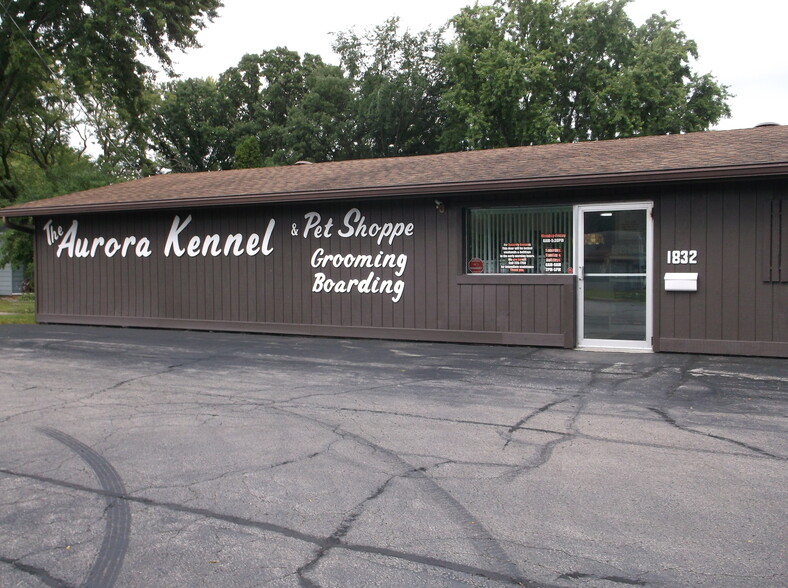 1832 Minerva St, Oshkosh, WI for sale - Building Photo - Image 1 of 14