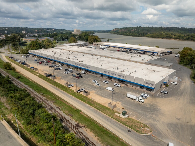 2400 Cantrell Rd, Little Rock, AR for lease - Building Photo - Image 2 of 7