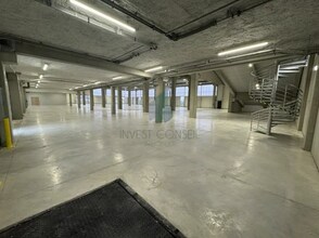 Office in Tremblay-en-France for lease Interior Photo- Image 2 of 12