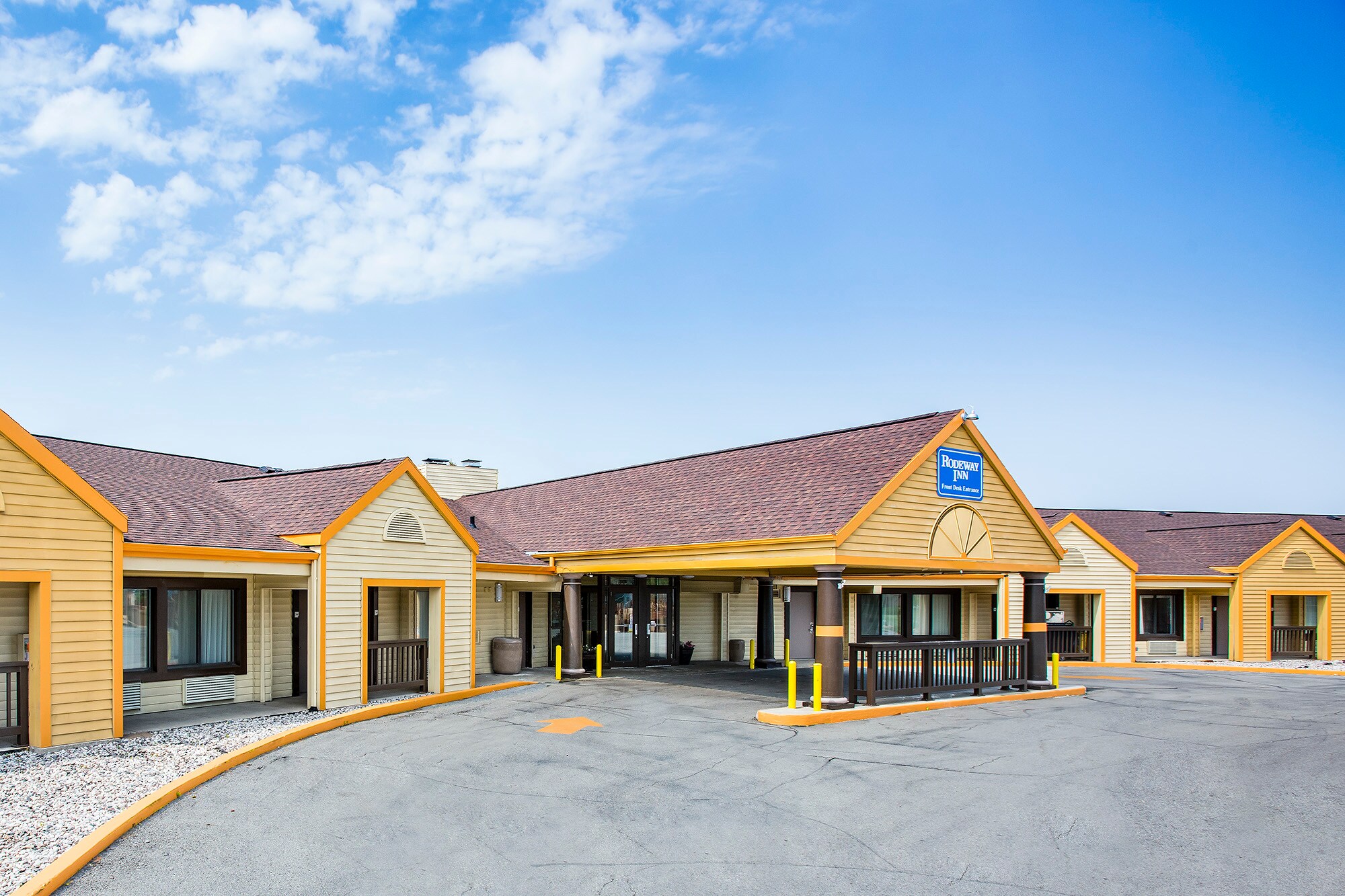 3920 W College Ave, Appleton, WI for sale Primary Photo- Image 1 of 1