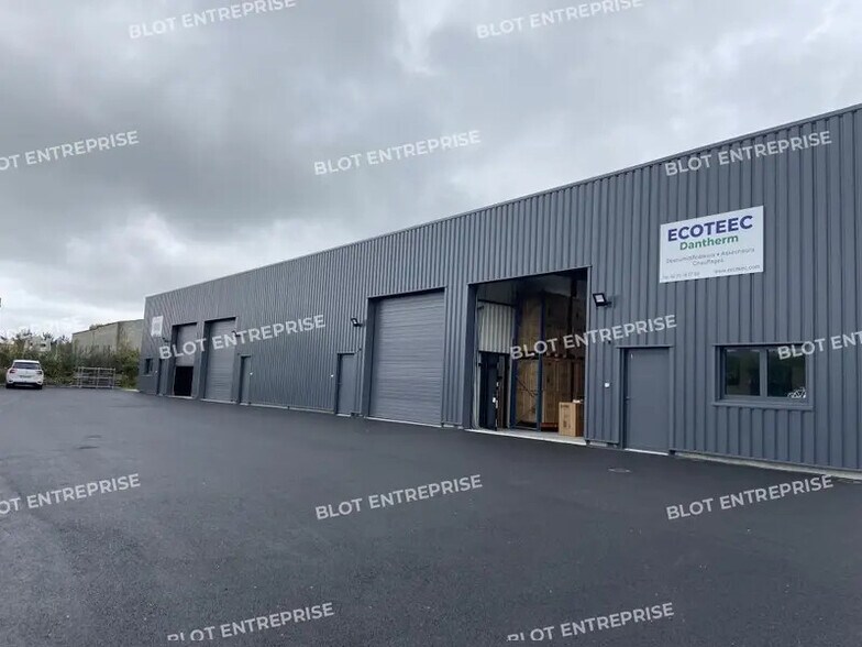 Flex in Pleurtuit for lease - Building Photo - Image 2 of 3