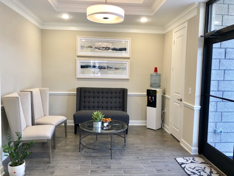 12930 Dairy Ashford Rd, Sugar Land, TX for lease - Interior Photo - Image 2 of 14