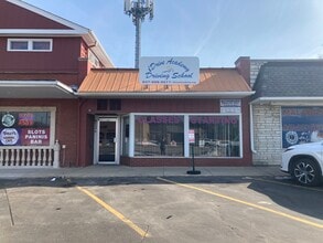 913 Greenwood Rd, Glenview, IL for lease Building Photo- Image 2 of 2