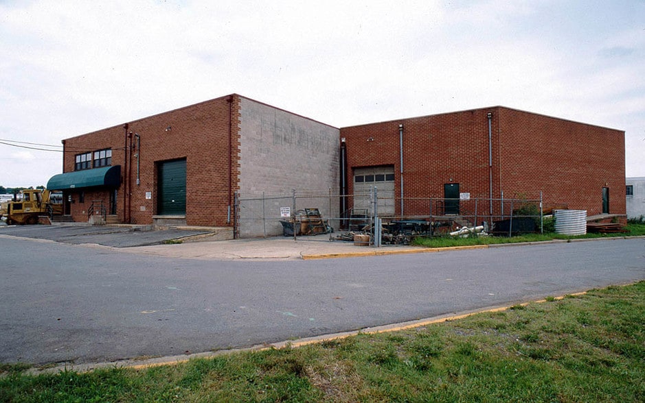 4703-4705 Webster St, Bladensburg, MD for lease - Building Photo - Image 2 of 5