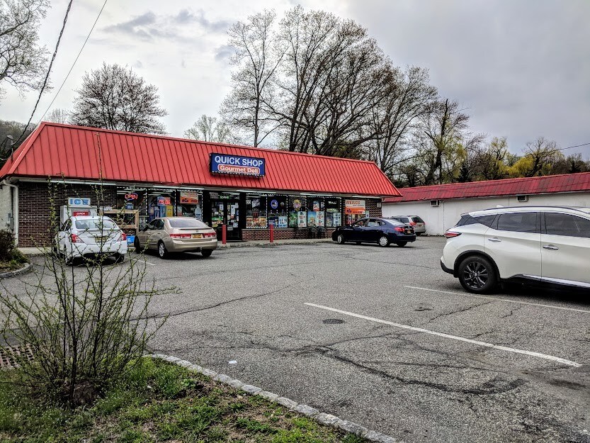 85 Ramapo Rd, Garnerville, NY 10923