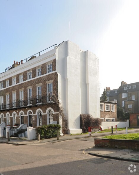 26 Burney St, London for sale - Primary Photo - Image 1 of 1