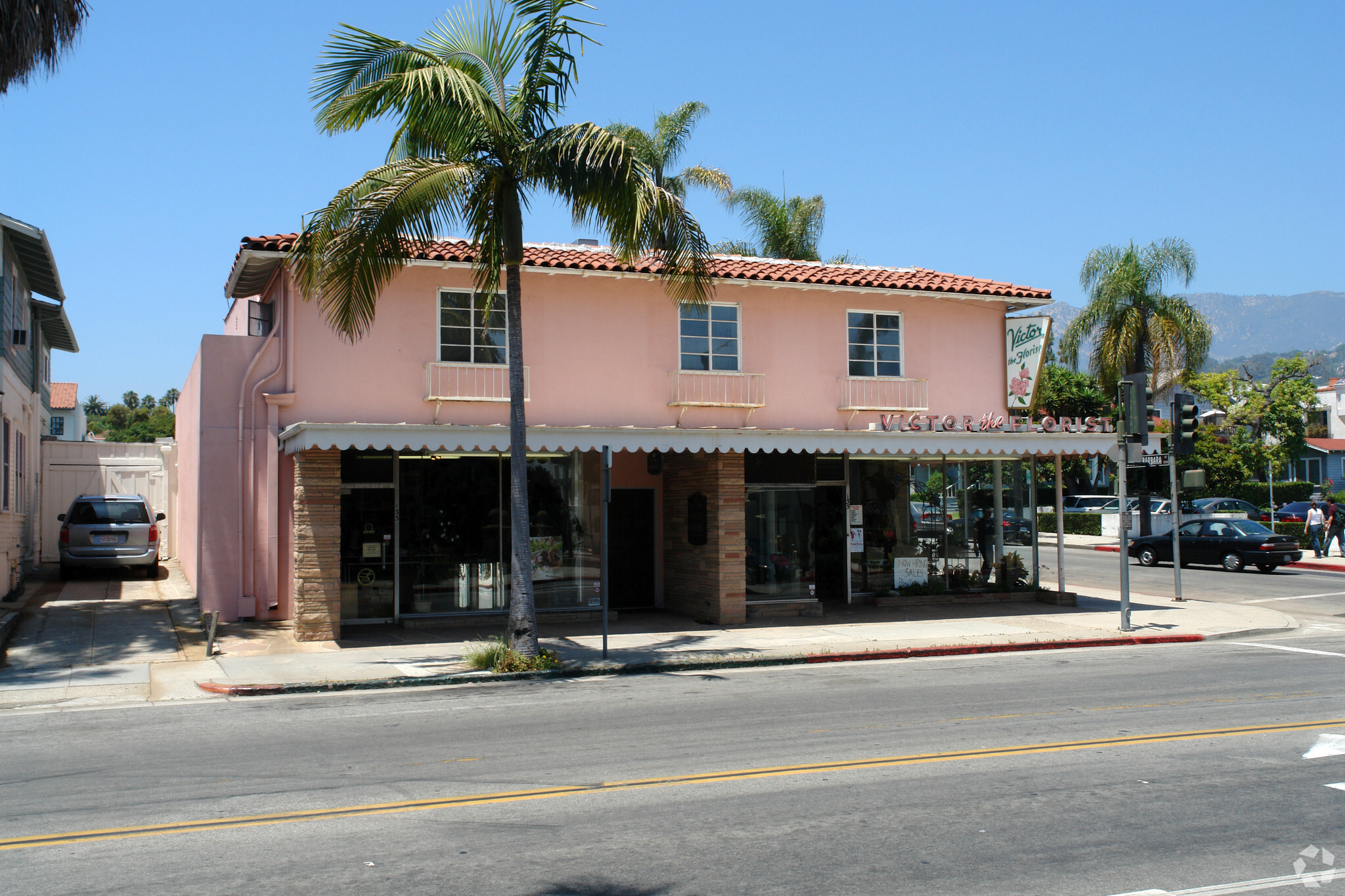 133-137 E Anapamu St, Santa Barbara, CA for lease Building Photo- Image 1 of 4