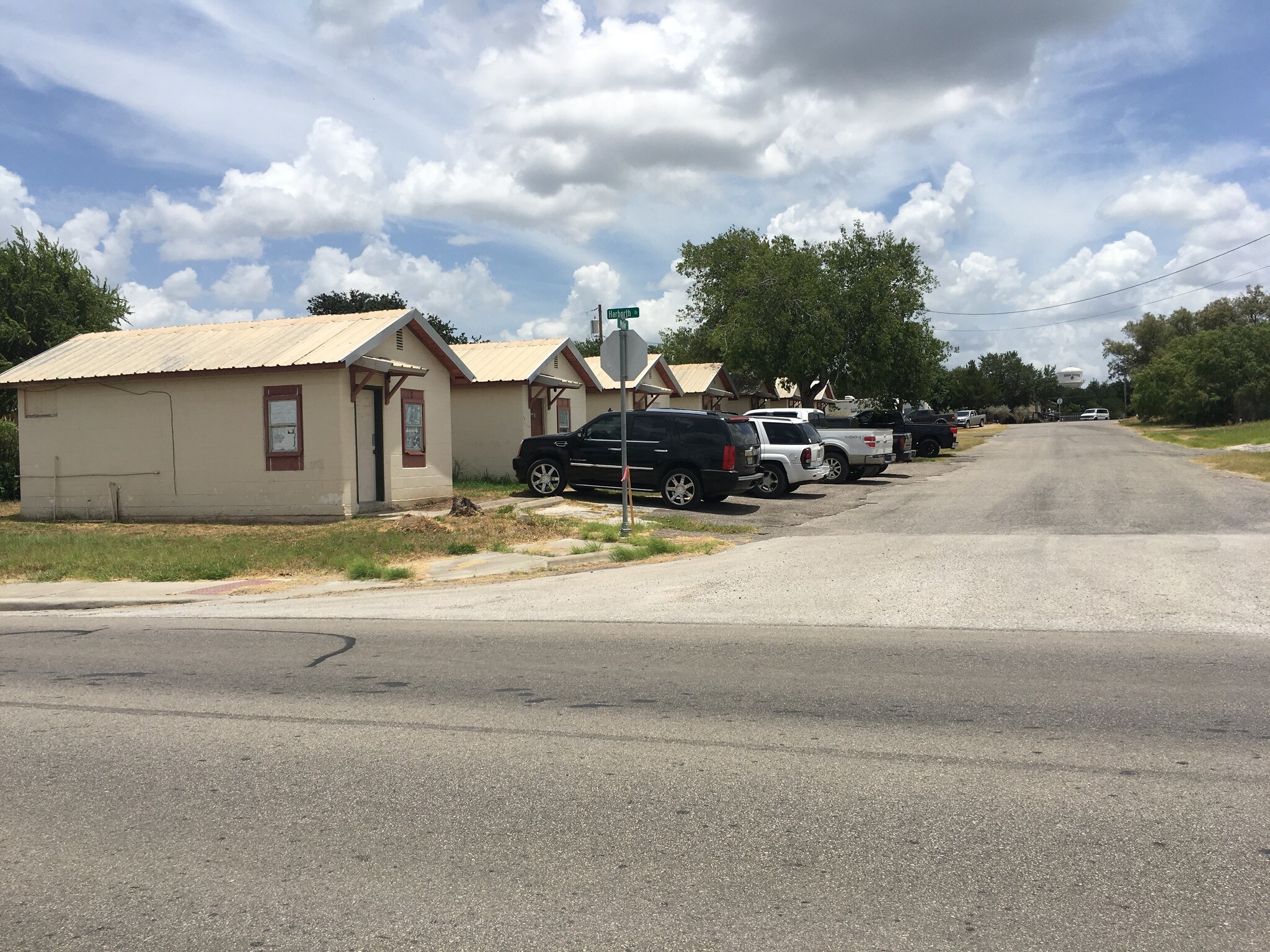 1404 N Harborth Ave, Three Rivers, TX 78071 Highway 281 Three