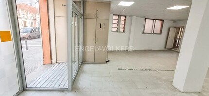 Retail in Mollet del Vallès, Barcelona for lease Interior Photo- Image 2 of 6