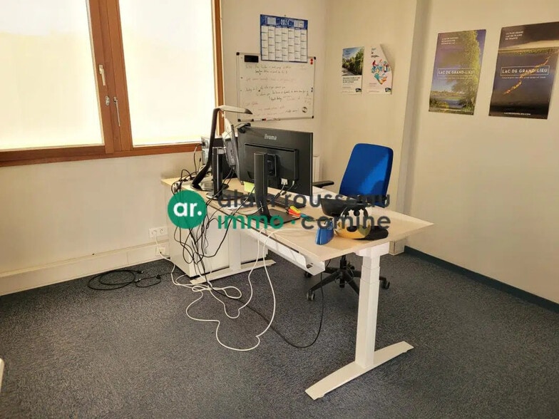 Office in Nantes for lease - Interior Photo - Image 3 of 4