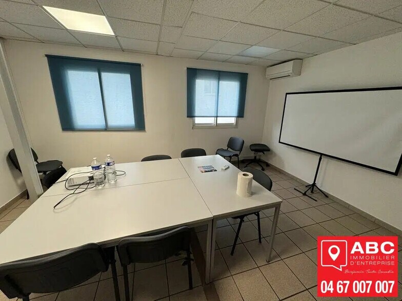 Office in Perpignan for lease - Building Photo - Image 3 of 5