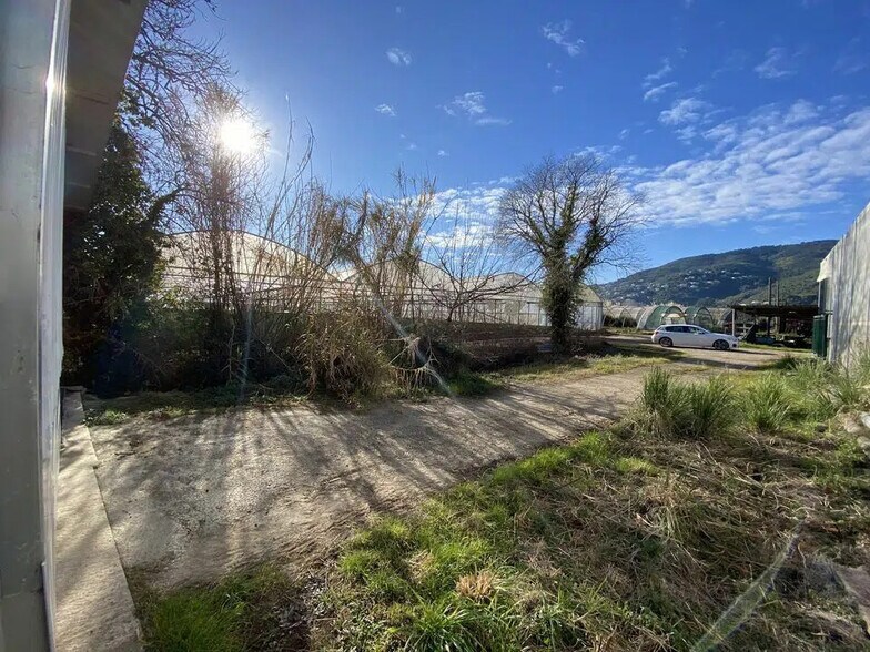 Industrial in La Roquette-sur-Siagne for lease - Building Photo - Image 2 of 6