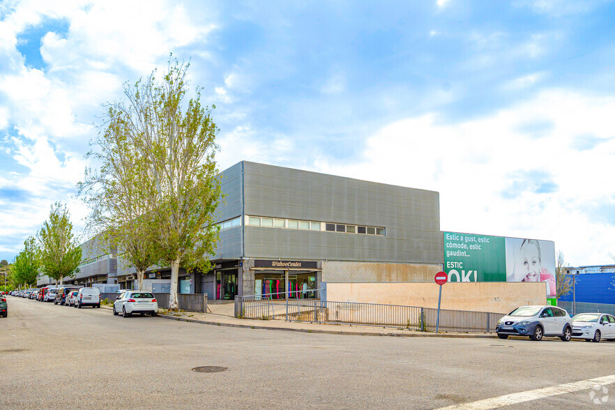 Industrial in Badalona, BAR for lease - Primary Photo - Image 1 of 2