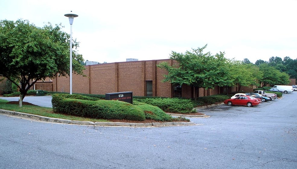 1720 Cumberland Point Dr SE, Marietta, GA for lease - Building Photo - Image 2 of 5