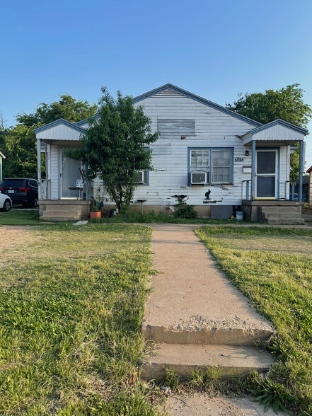 4038 Walker St, Dallas, TX for lease - Primary Photo - Image 1 of 1