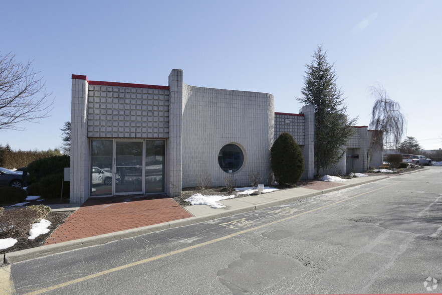 1461 Lakeland Ave, Bohemia, NY for lease - Primary Photo - Image 1 of 5