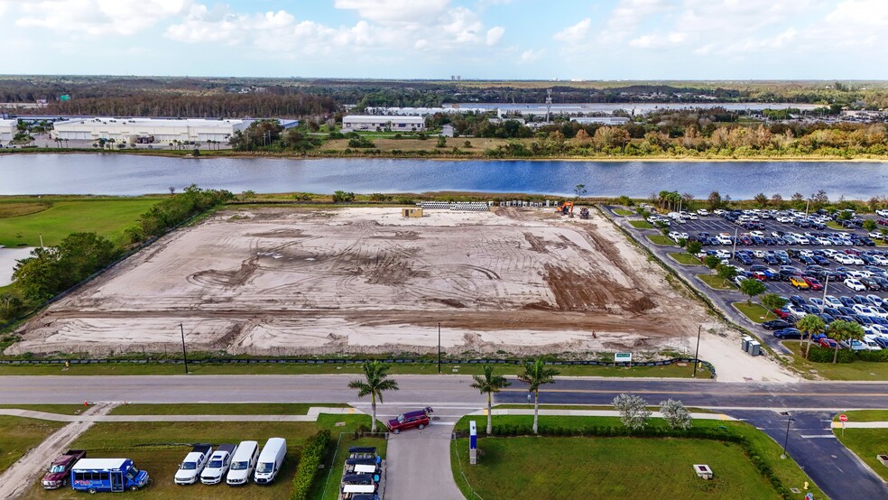 14500 Global Pky, Fort Myers, FL for lease - Construction Photo - Image 3 of 6