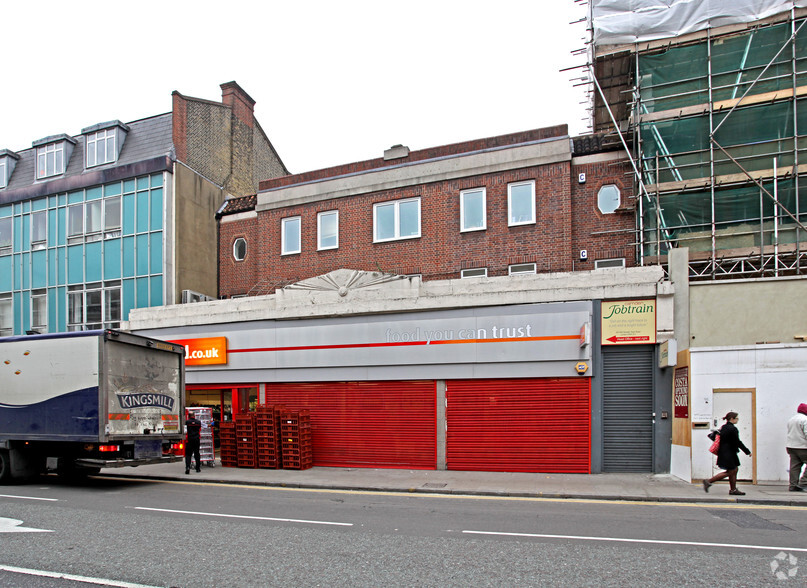 301-305 Kentish Town Rd, London for lease - Building Photo - Image 2 of 11