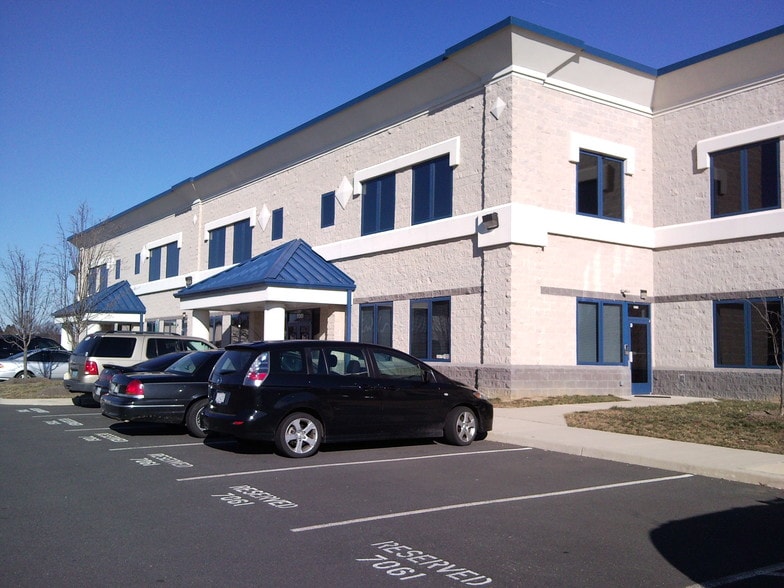 7045-7073 Gateway Ct, Manassas, VA for lease - Building Photo - Image 2 of 13