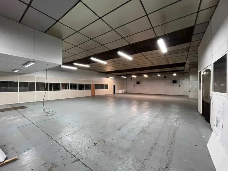 Flex in Vezin-le-Coquet for lease - Building Photo - Image 2 of 3