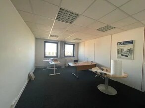 Route De Sartrouville, Le Pecq for lease Interior Photo- Image 2 of 11