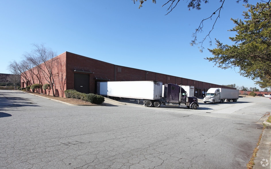 675 Progress Center Ave, Lawrenceville, GA for lease - Building Photo - Image 2 of 12