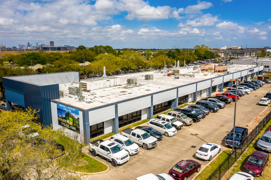 8515 Fannin St, Houston, TX for lease - Building Photo - Image 3 of 4