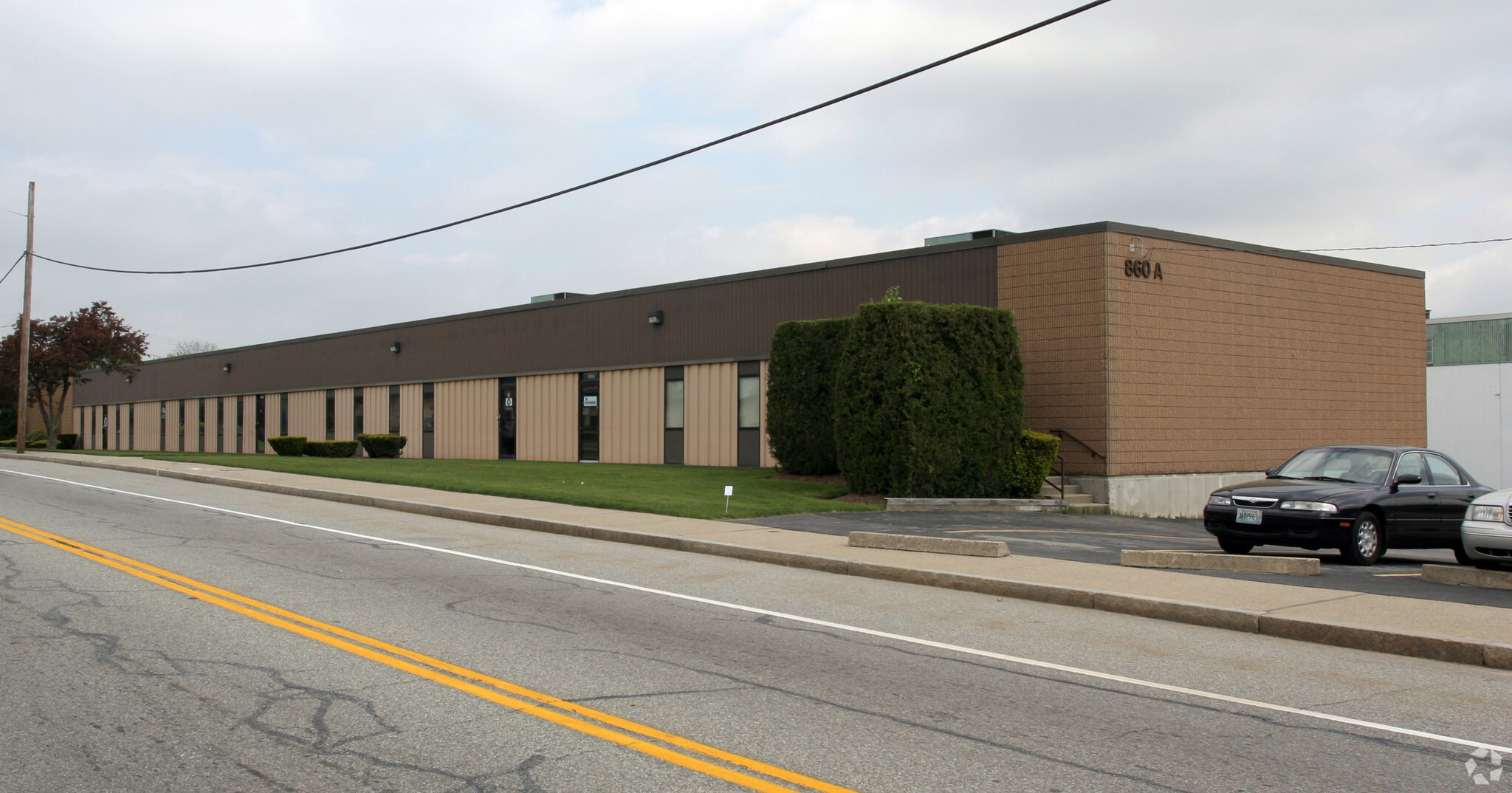 860A Waterman Ave, East Providence, RI for sale Primary Photo- Image 1 of 1