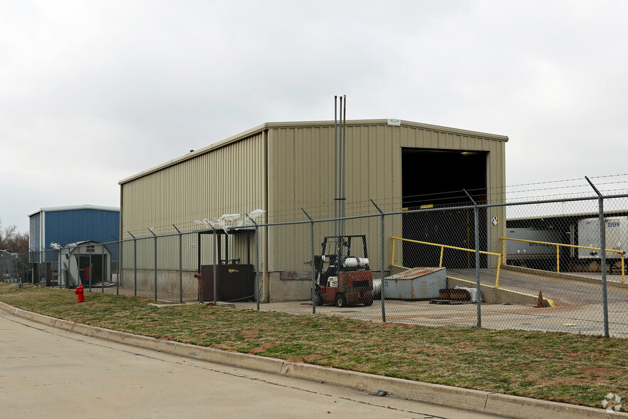 9124 W Reno, Yukon, OK for lease - Building Photo - Image 2 of 2