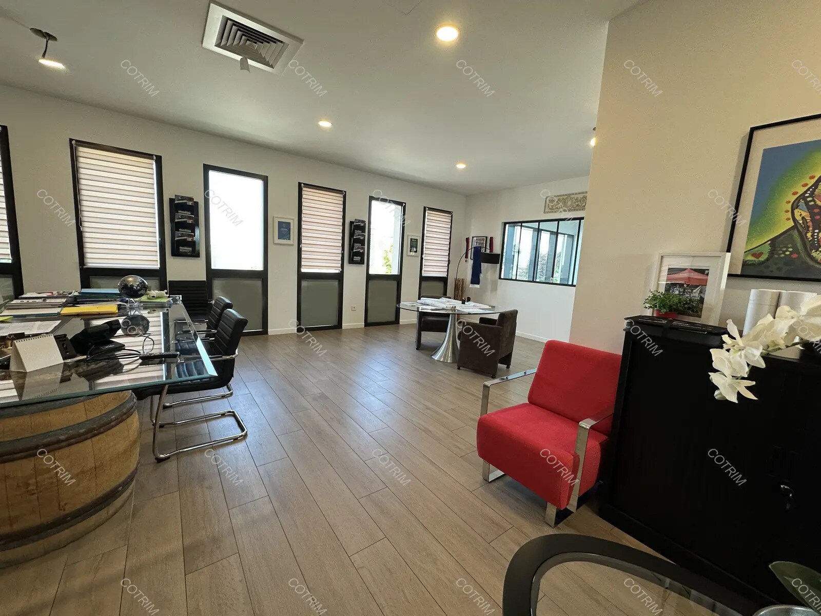 Office in Reims for sale Interior Photo- Image 1 of 2