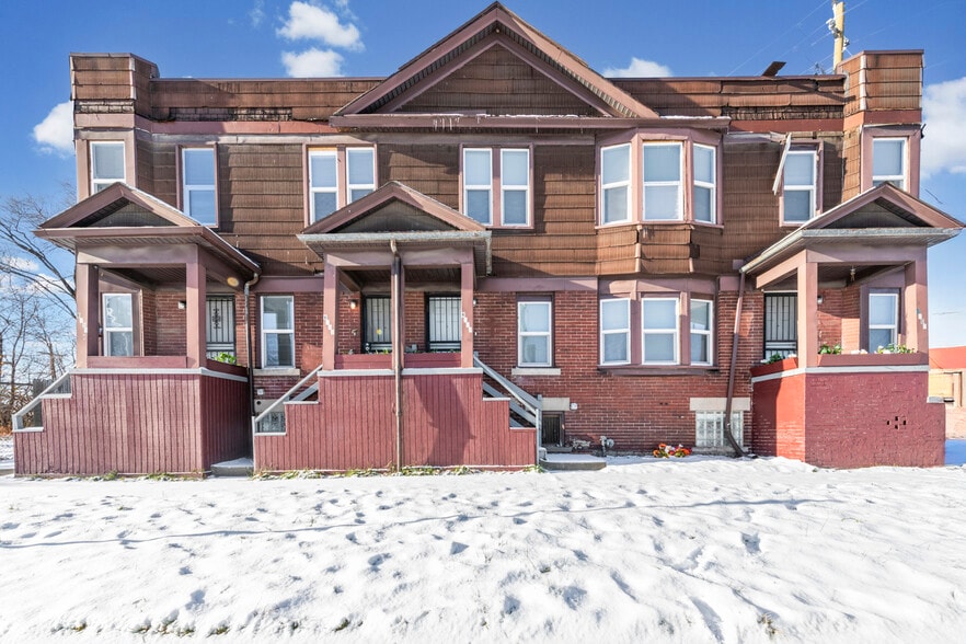 3 4Plexes portfolio of 1 properties for sale on LoopNet.com - Primary Photo - Image 1 of 43