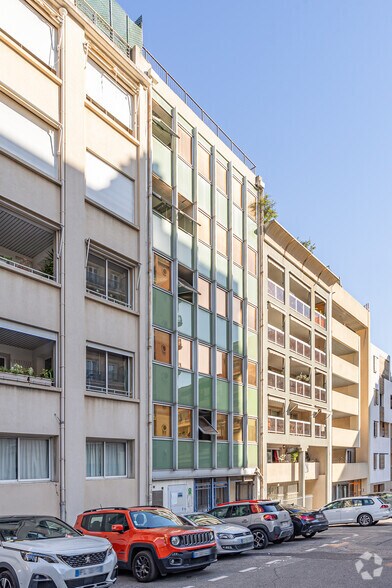 Office in Marseille for sale - Building Photo - Image 2 of 2