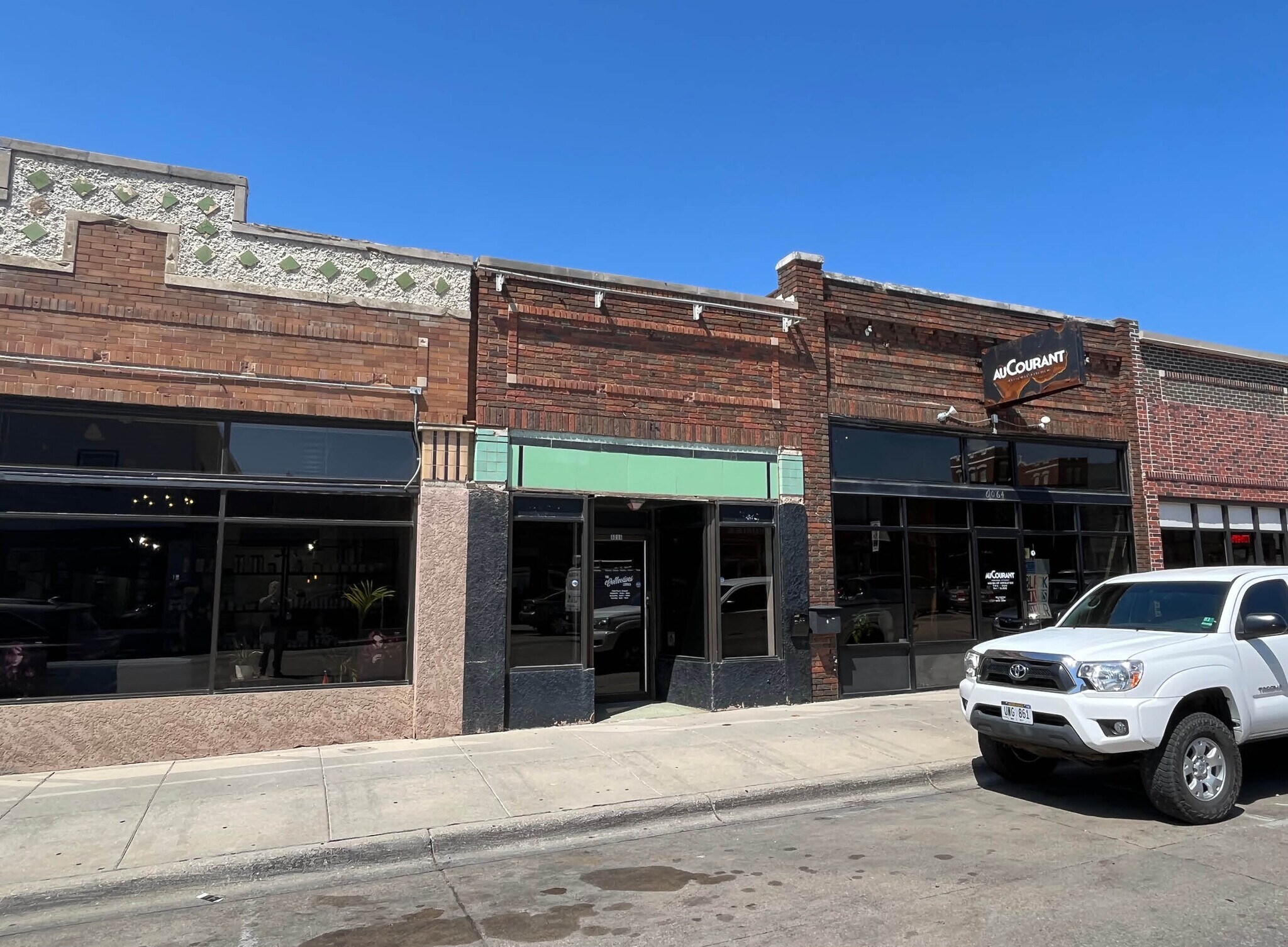 6066 Maple St, Omaha, NE for sale Building Photo- Image 1 of 1