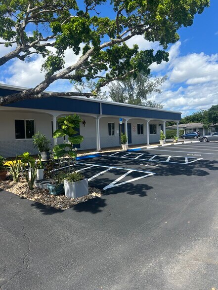 1749 NE 26th St, Fort Lauderdale, FL for sale - Building Photo - Image 1 of 1