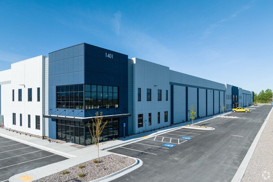 El Tenedor portfolio of 2 properties for sale on LoopNet.com - Building Photo - Image 2 of 4