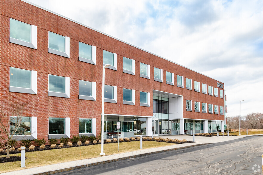 720 University Ave, Norwood, MA for lease - Building Photo - Image 3 of 4