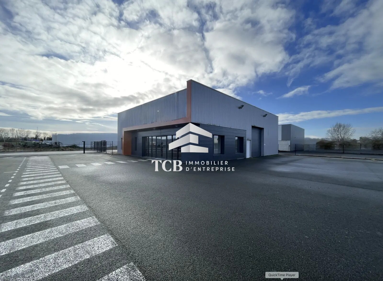 Flex in Les Ponts-de-Cé for lease Building Photo- Image 1 of 17
