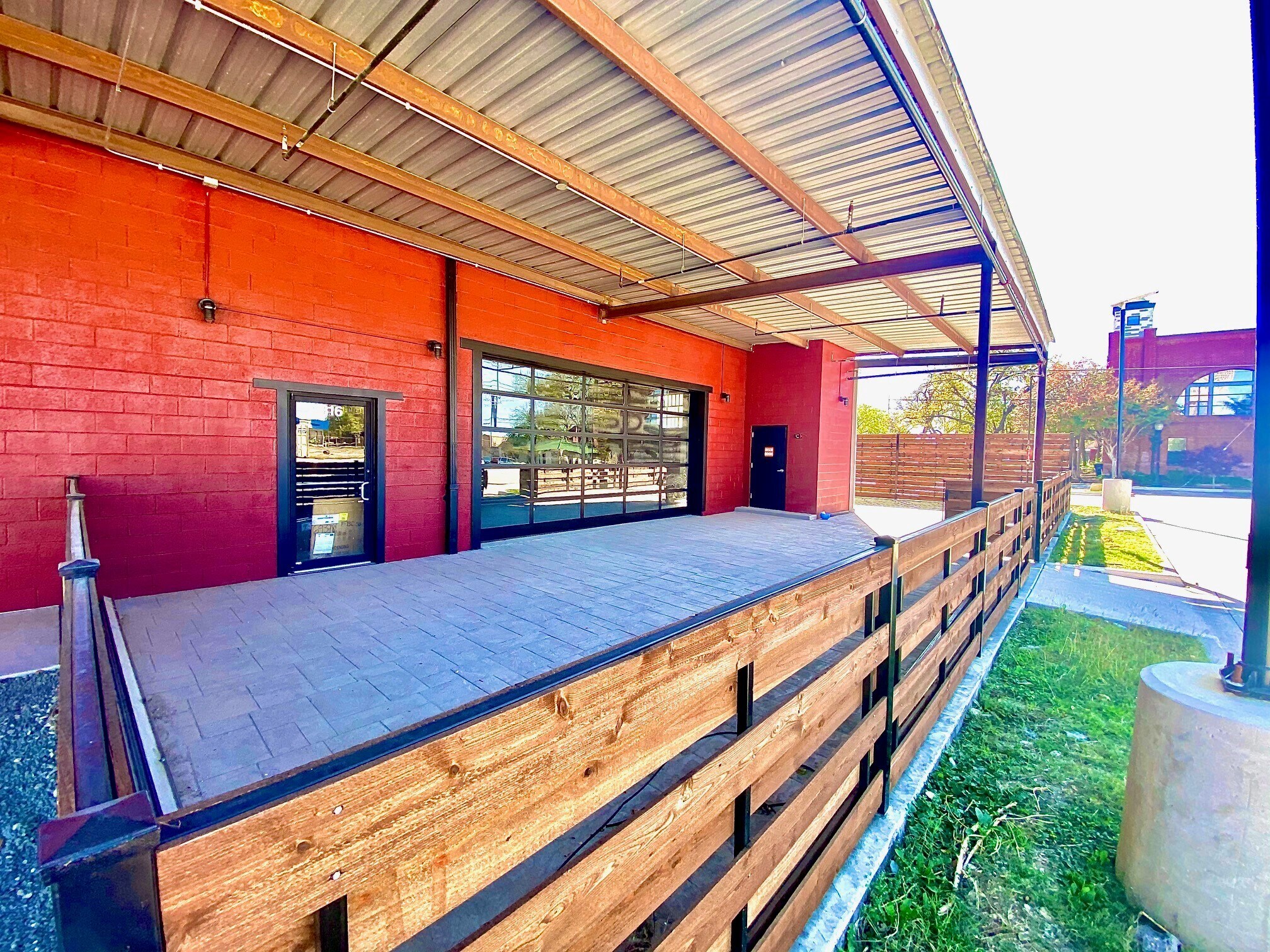 200 St, Fort Worth, TX 76104 Turnkey Restaurant/Bar