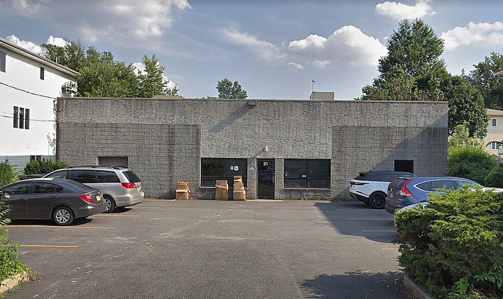 21 Shafer Pl, Hackensack, NJ for sale - Building Photo - Image 1 of 1