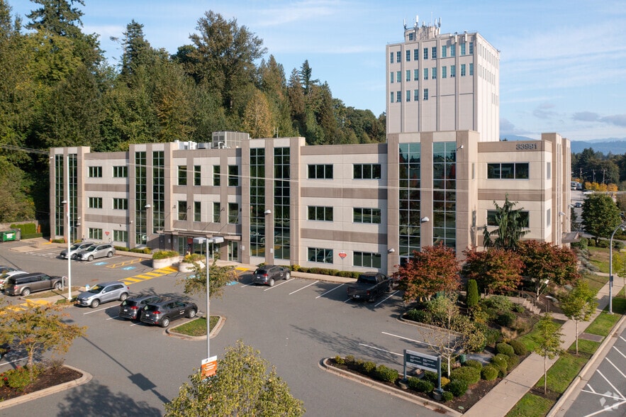 33991 Gladys Ave, Abbotsford, BC for lease - Primary Photo - Image 1 of 4